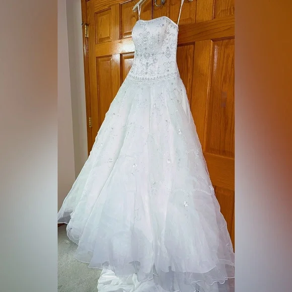Bride Wedding Dress Size 4 Oleg Cassini Strapless Beaded Lace Davids Bridal